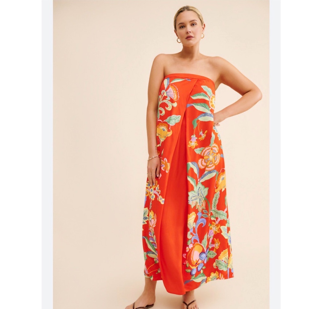 Strapless Pleated
Column Dress
NWOT
Anthropologie
Color- Red - Picture 6 of 7